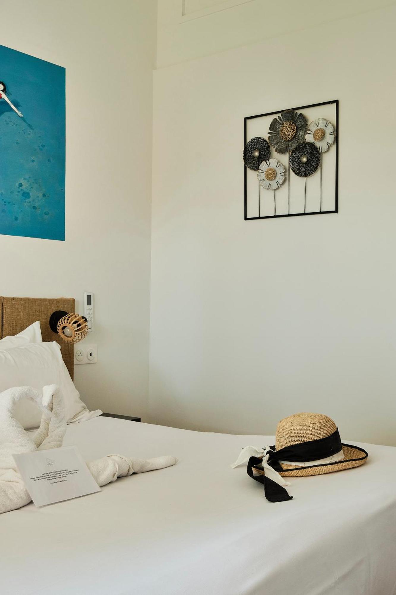 Artemia Aigues-Mortes - Hotel Avec Piscine Luaran gambar