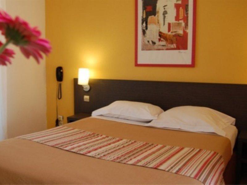 Artemia Aigues-Mortes - Hotel Avec Piscine Luaran gambar