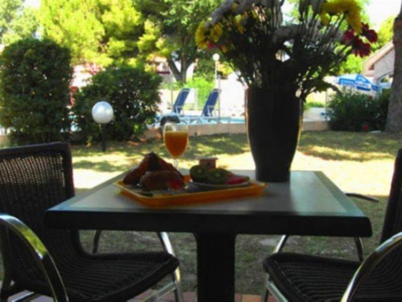 Artemia Aigues-Mortes - Hotel Avec Piscine Luaran gambar