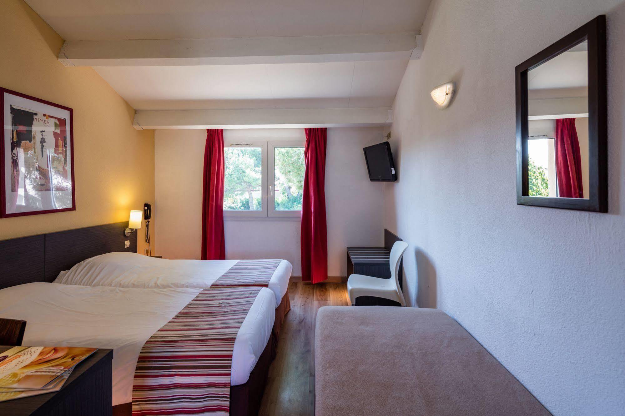 Artemia Aigues-Mortes - Hotel Avec Piscine Luaran gambar