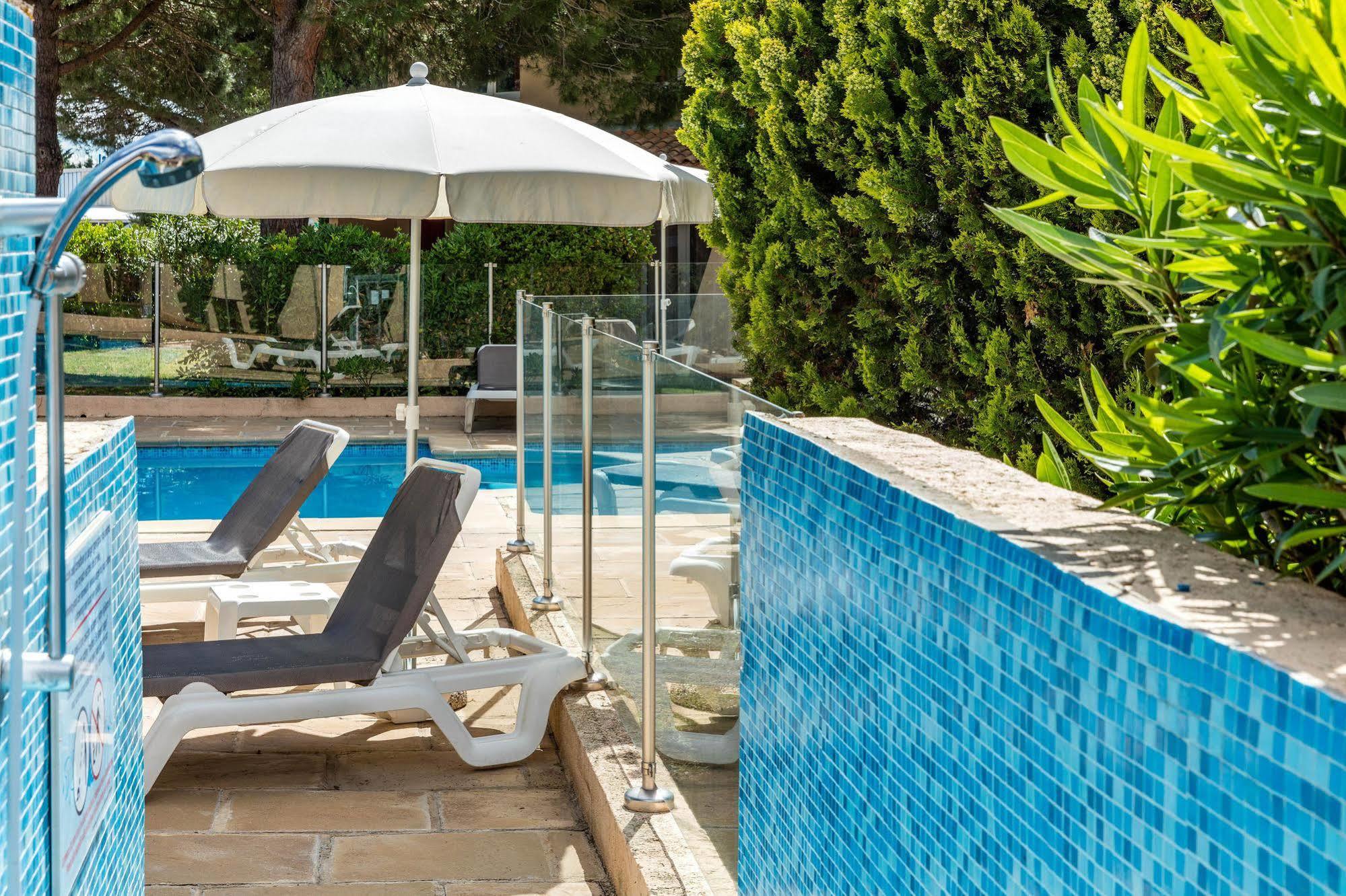 Artemia Aigues-Mortes - Hotel Avec Piscine Luaran gambar